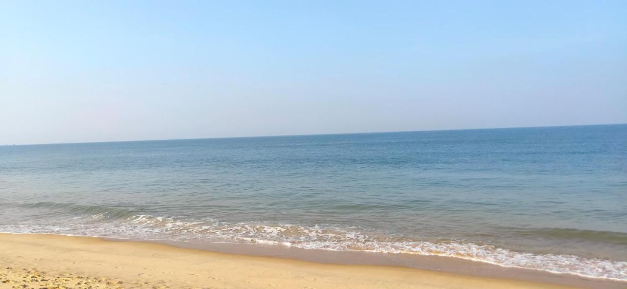 Spectrum Hub Beach Side Studio Apartment - Candolim - Goa Extérieur photo