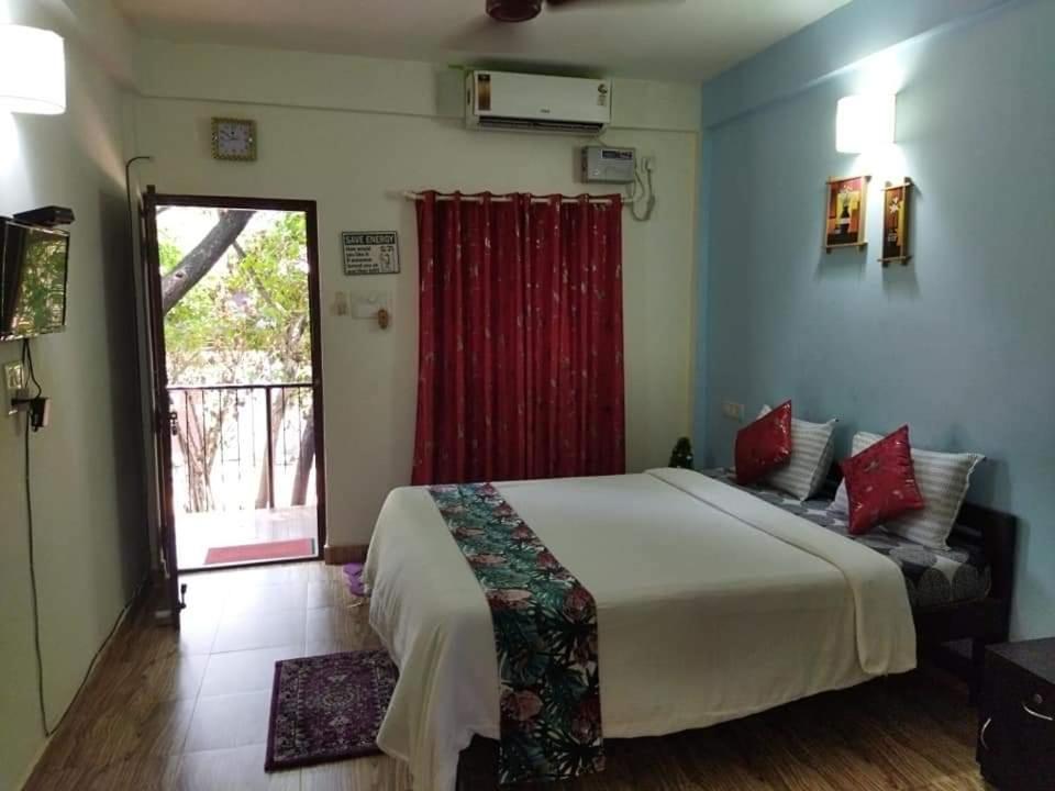 Spectrum Hub Beach Side Studio Apartment - Candolim - Goa Extérieur photo